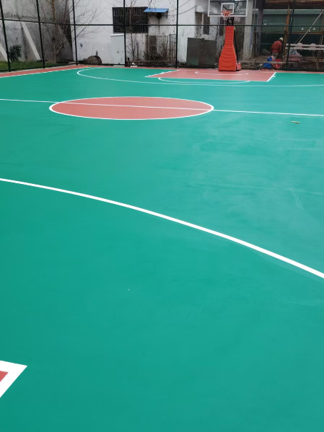 崇信 球场长期使用易出现地面开裂